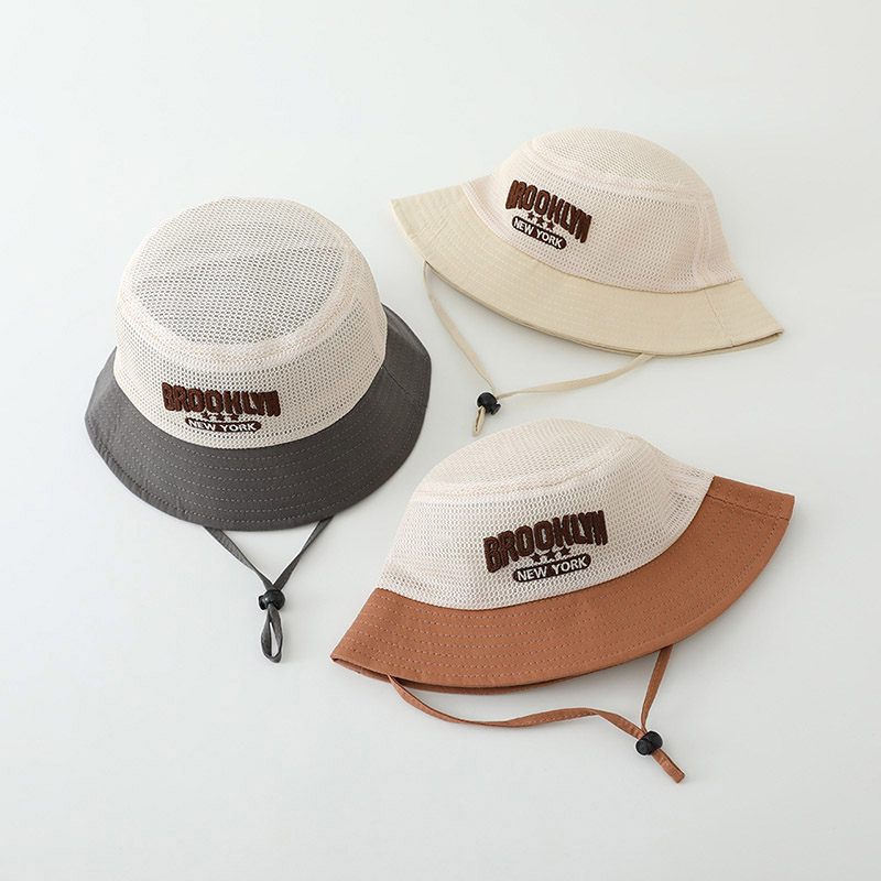 Met letters geborduurde babyzo - Summer Quotes recensie en prijs